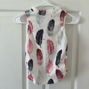 Sleeveless Top with Feather Print